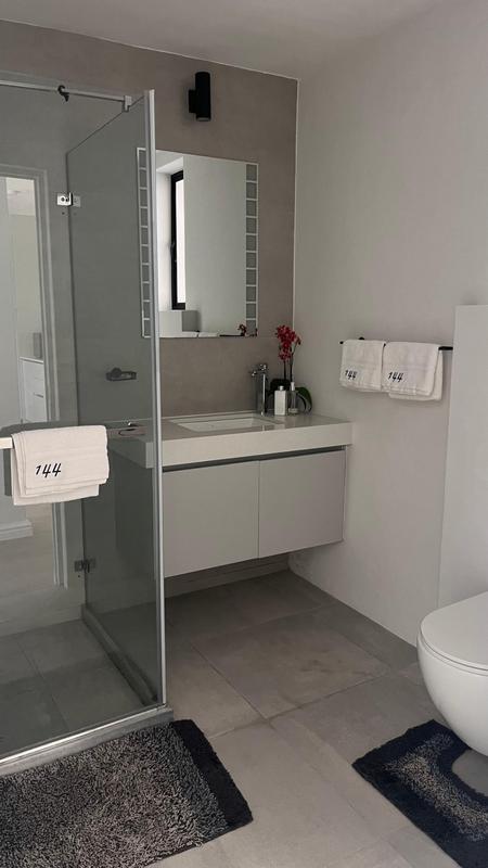 2 Bedroom Property for Sale in Claremont Western Cape